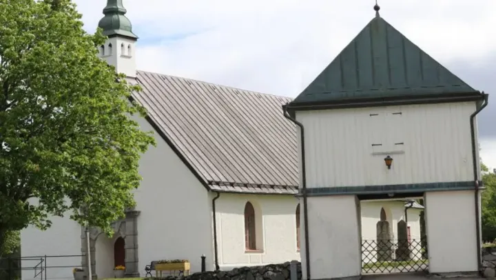 Ännu doftar kärlek på promenad genom stan – Trollhättan