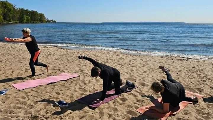 Rörlighetsträning - Sommarträning på badhyttsstranden – Hjo