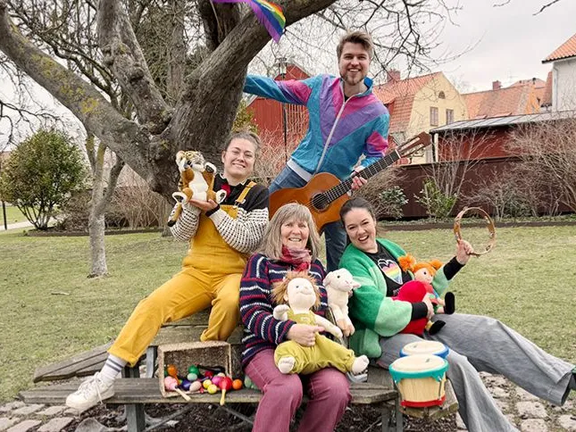 Klapp och klang i Terra Novakyrkan. En härlig stund med lek, samtal, sångstund och fika. – Visby
